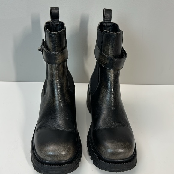 Steve Madden Gates Booties in Black Distressed Size 9.5 - Picture 5 of 15